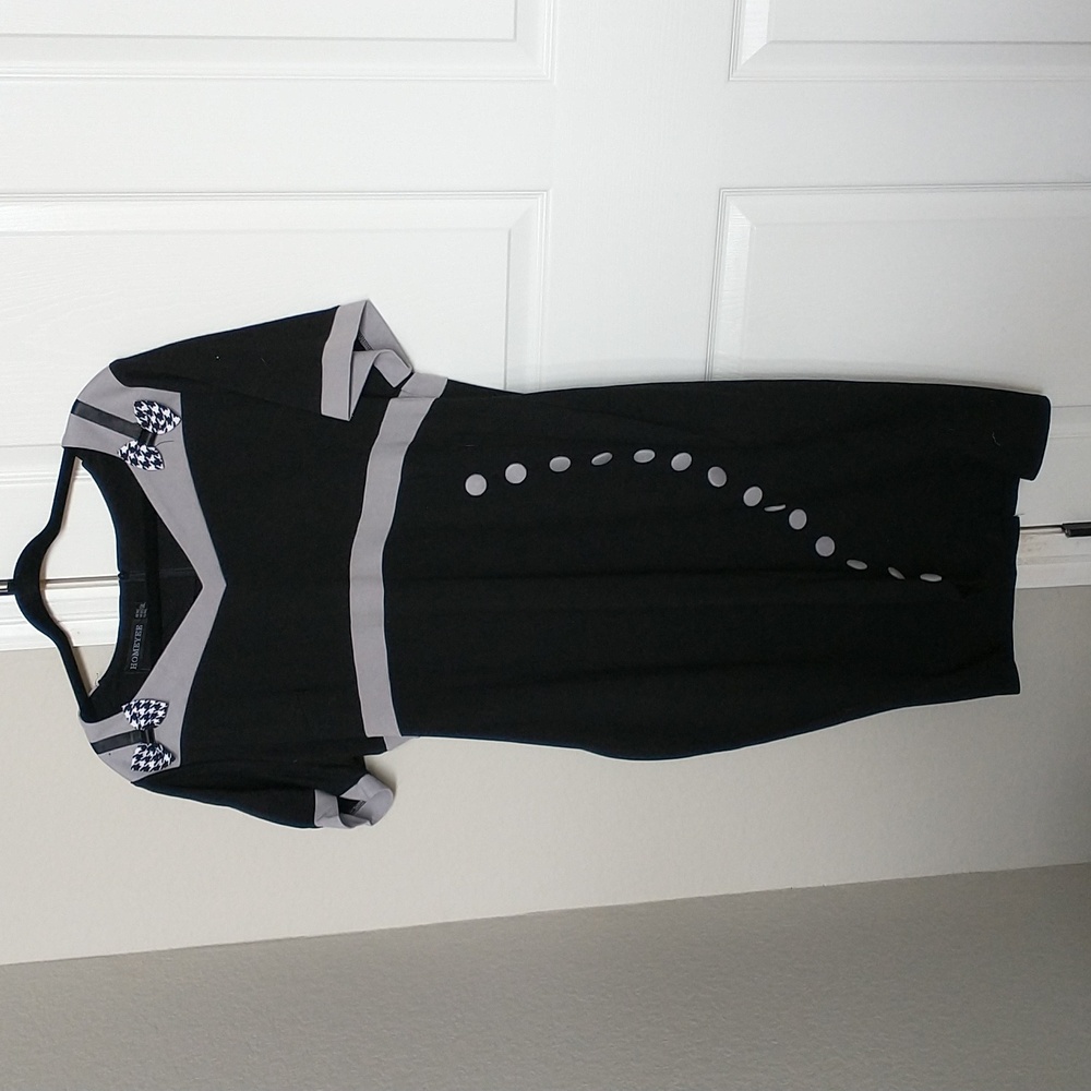 A very cute midi dress